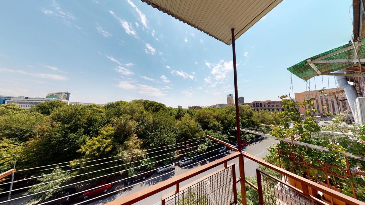 Yerevan City Center Apartment Exteriör bild